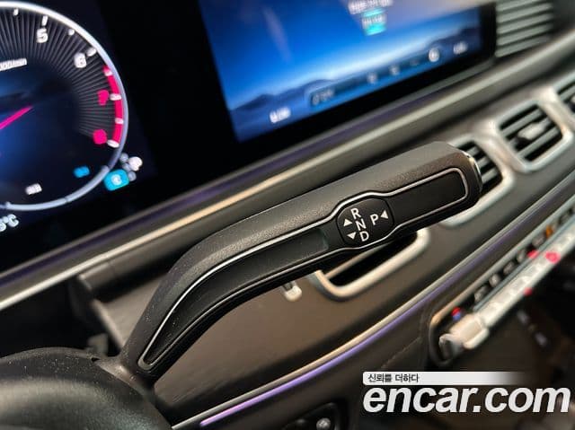 Mercedes-Benz GLE-Class 2026 — Photo 16/19