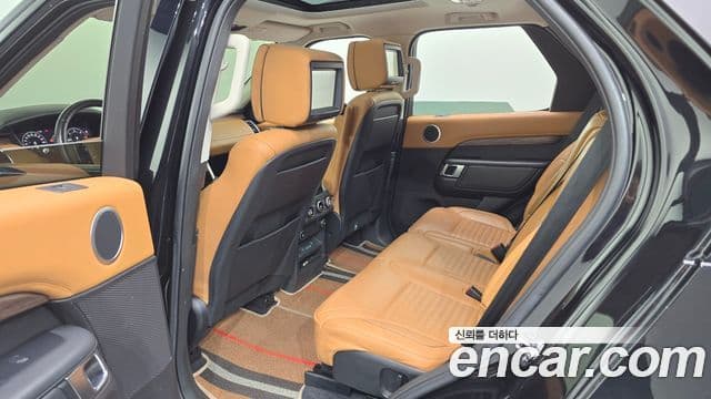 Land Rover Discovery 5 2019 — Фото 11/20