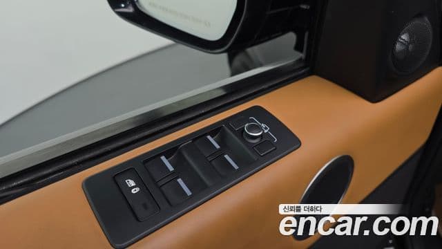 Land Rover Discovery 5 2019 — Şəkil 28/38