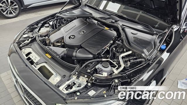 Mercedes-Benz E-Class 2024 — Photo 7/33