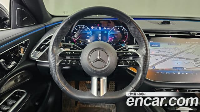 Mercedes-Benz E-Class 2024 — Photo 30/33