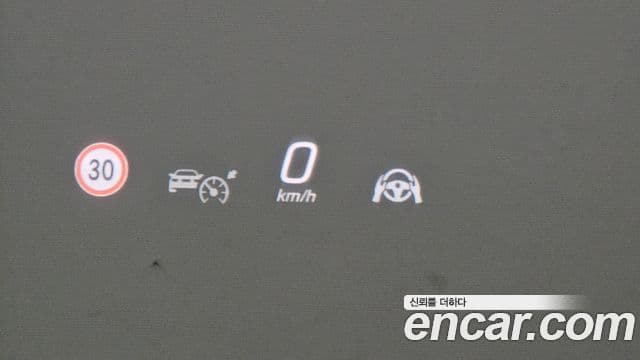 Mercedes-Benz E-Class 2024 — Photo 5/33