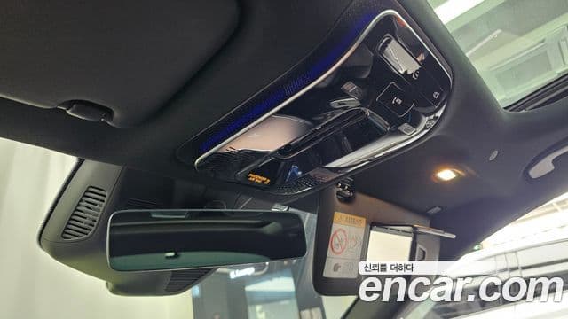 Mercedes-Benz E-Class 2024 — Photo 20/33
