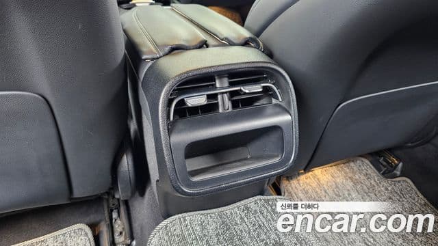 Mercedes-Benz E-Class 2024 — Photo 16/33
