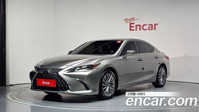 Lexus ES300h 2024 — Şəkil 15/35