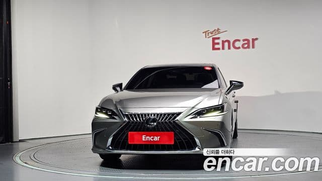 Lexus ES300h 2024 — Şəkil 7/35