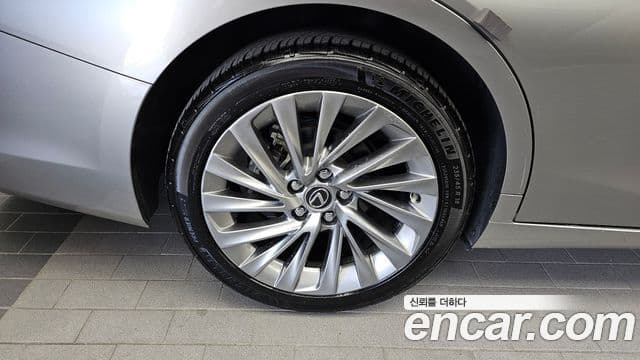 Lexus ES300h 2024 — Şəkil 2/35