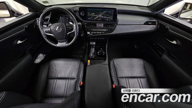 Lexus ES300h 2024 — Şəkil 9/35