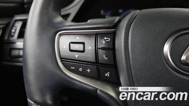Lexus ES300h 2024 — Şəkil 23/35