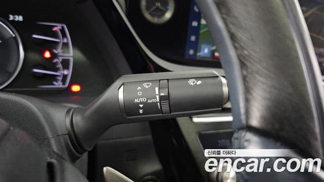 Lexus ES300h 2024 — Şəkil 21/35