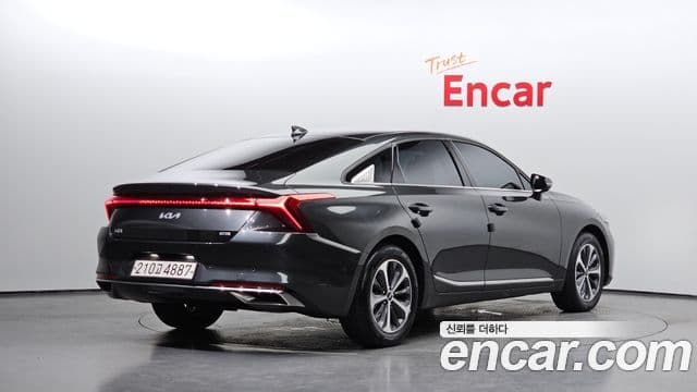 Kia K8 2022 — Şəkil 15/33