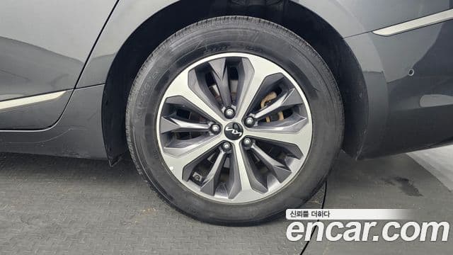 Kia K8 2022 — Şəkil 10/33