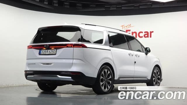 Kia Carnival 2021 — Фото 1/20