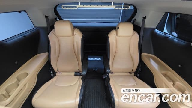 Kia Carnival 2021 — Фото 18/20