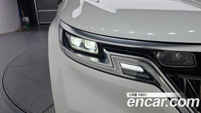 Kia Carnival 2021 — Şəkil 25/35