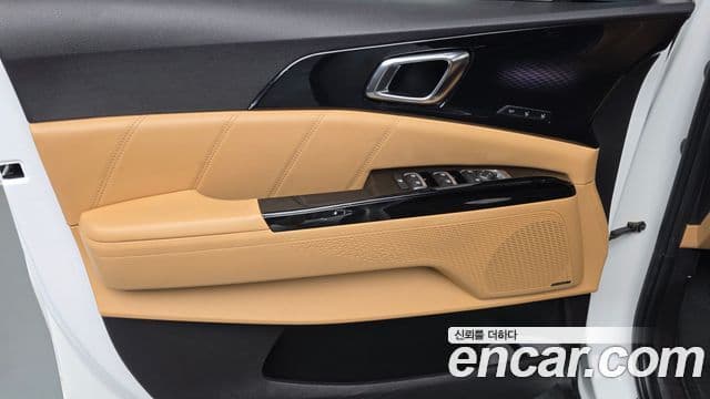 Kia Carnival 2021 — Şəkil 28/35