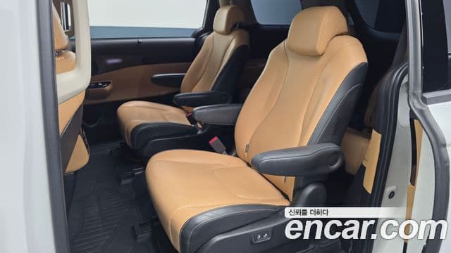 Kia Carnival 2021 — Şəkil 26/35