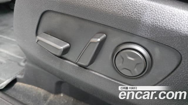 Kia Carnival 2021 — Şəkil 33/35
