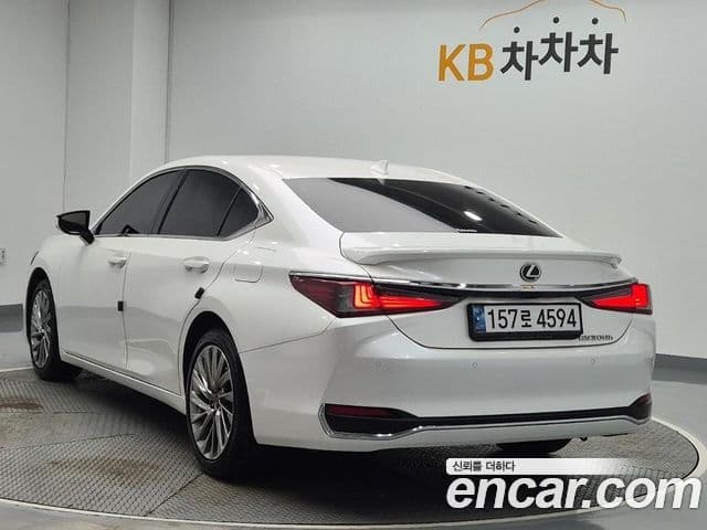 Lexus ES300h 2024 — Şəkil 1/19