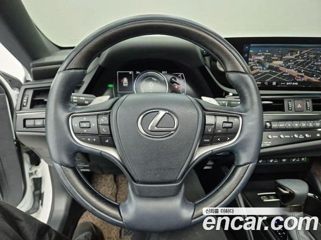 Lexus ES300h 2024 — Şəkil 8/19