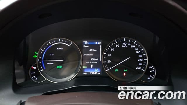 Lexus ES300h 2018 — Şəkil 11/30