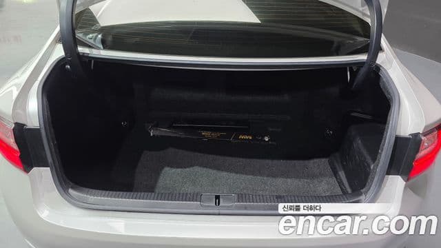 Lexus ES300h 2018 — Şəkil 24/30