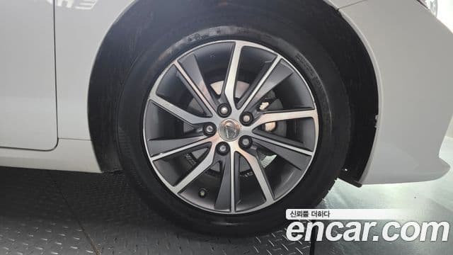 Lexus ES300h 2018 — Şəkil 9/30