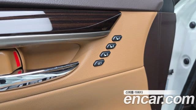 Lexus ES300h 2018 — Şəkil 27/30
