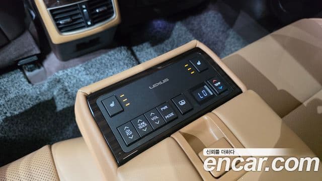 Lexus ES300h 2018 — Şəkil 14/30