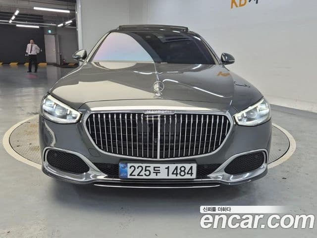 Mercedes-Benz S-Class 2024 — Photo 11/20