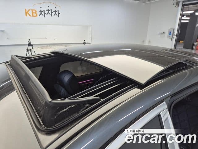 Mercedes-Benz S-Class 2024 — Photo 10/20