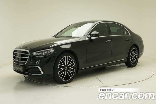 Mercedes-Benz S-Class 2025 — Photo 1/20
