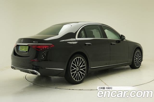 Mercedes-Benz S-Class 2025 — Photo 6/20