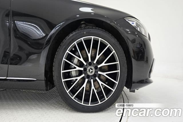 Mercedes-Benz S-Class 2025 — Photo 3/20