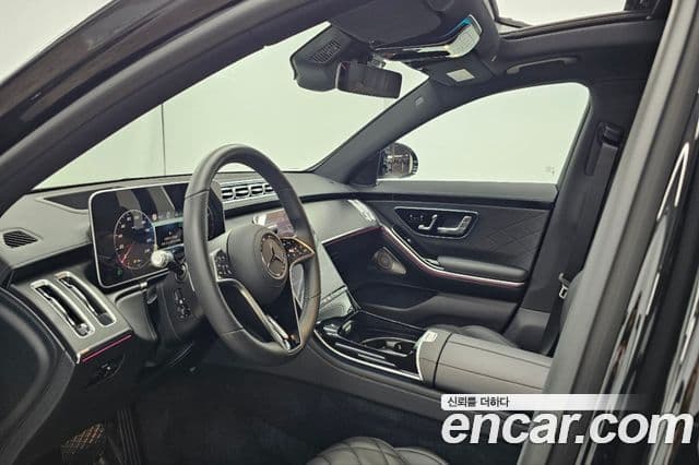 Mercedes-Benz S-Class 2025 — Photo 12/20