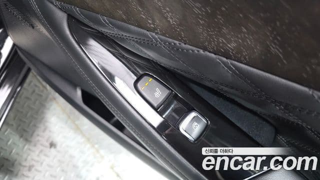 Kia K8 2023 — Photo 10/35