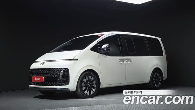 Hyundai Staria 2024 — Фото 1/20