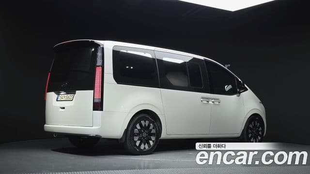 Hyundai Staria 2024 — Фото 2/20