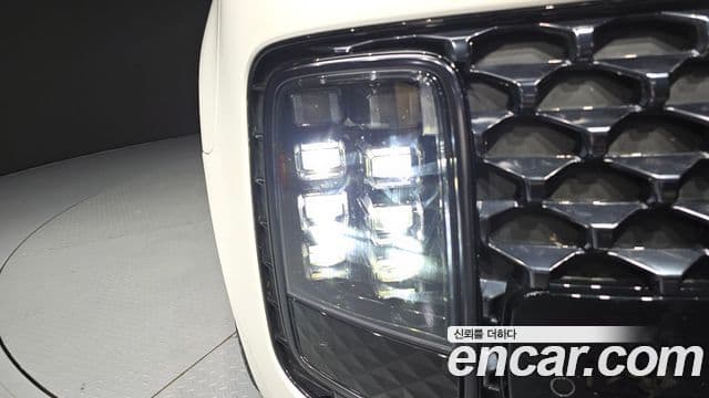 Hyundai Staria 2024 — ფოტო 2/37
