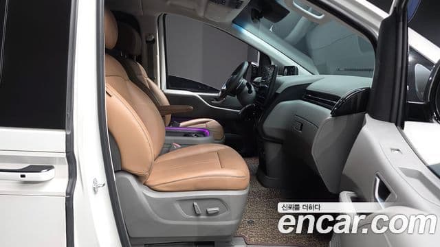 Hyundai Staria 2024 — ფოტო 30/37