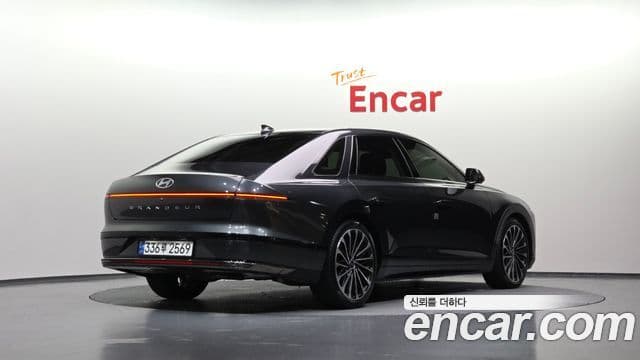 Hyundai Grandeur Hybrid 2023 — Photo 18/20