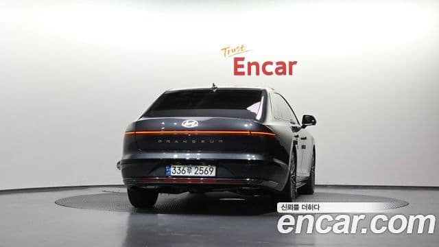 Hyundai Grandeur Hybrid 2023 — Photo 7/20