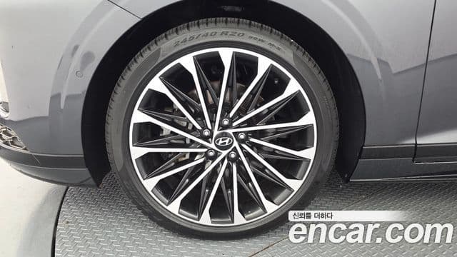 Hyundai Grandeur Hybrid 2023 — Photo 4/20