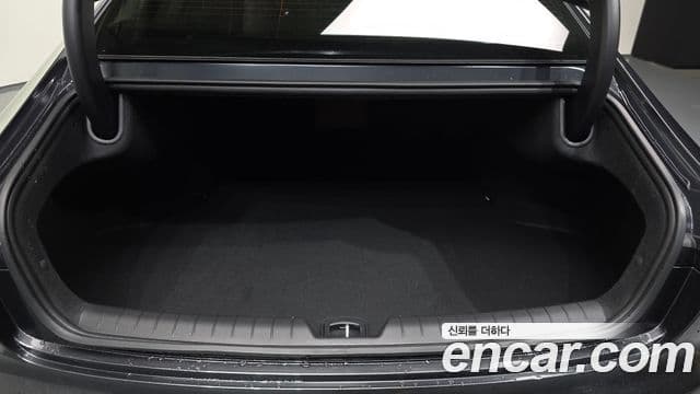 Hyundai Grandeur Hybrid 2023 — Photo 6/20
