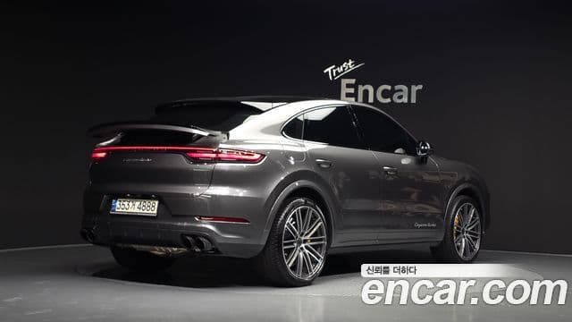 Porsche Cayenne 2021 — Photo 14/20