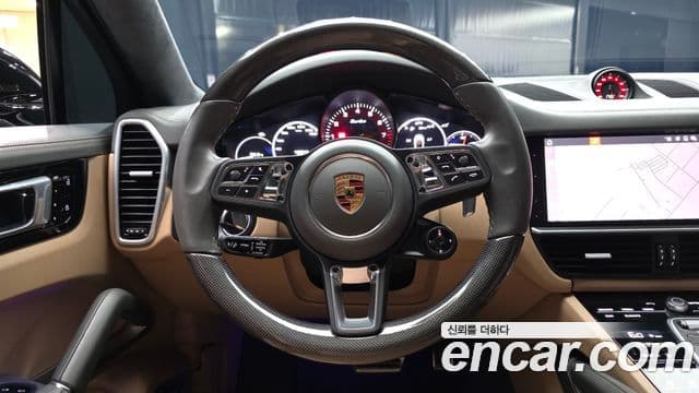 Porsche Cayenne 2021 — Photo 9/20