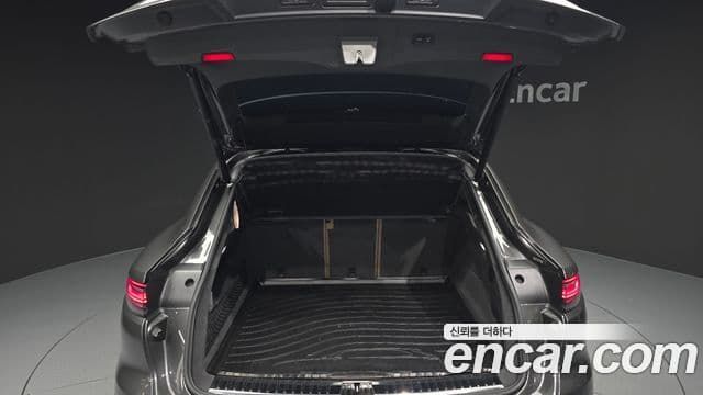 Porsche Cayenne 2021 — Photo 1/20