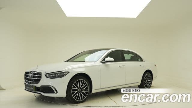 Mercedes-Benz S-Class 2025 — Photo 4/18