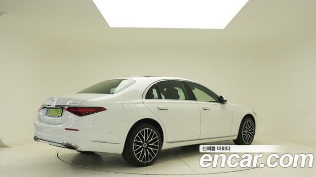Mercedes-Benz S-Class 2025 — Photo 15/18