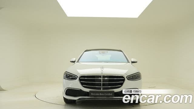 Mercedes-Benz S-Class 2025 — Photo 1/18